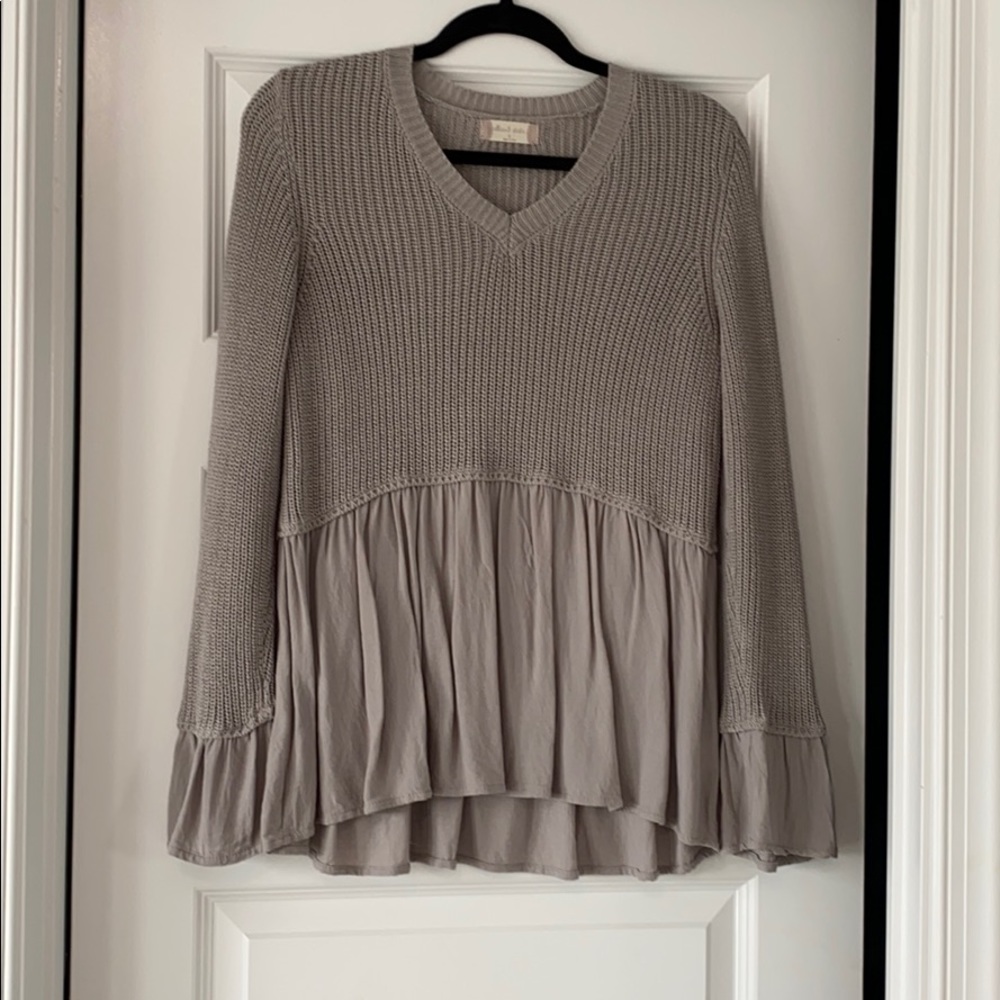 👚 THREE FOR $25 Grey sweater